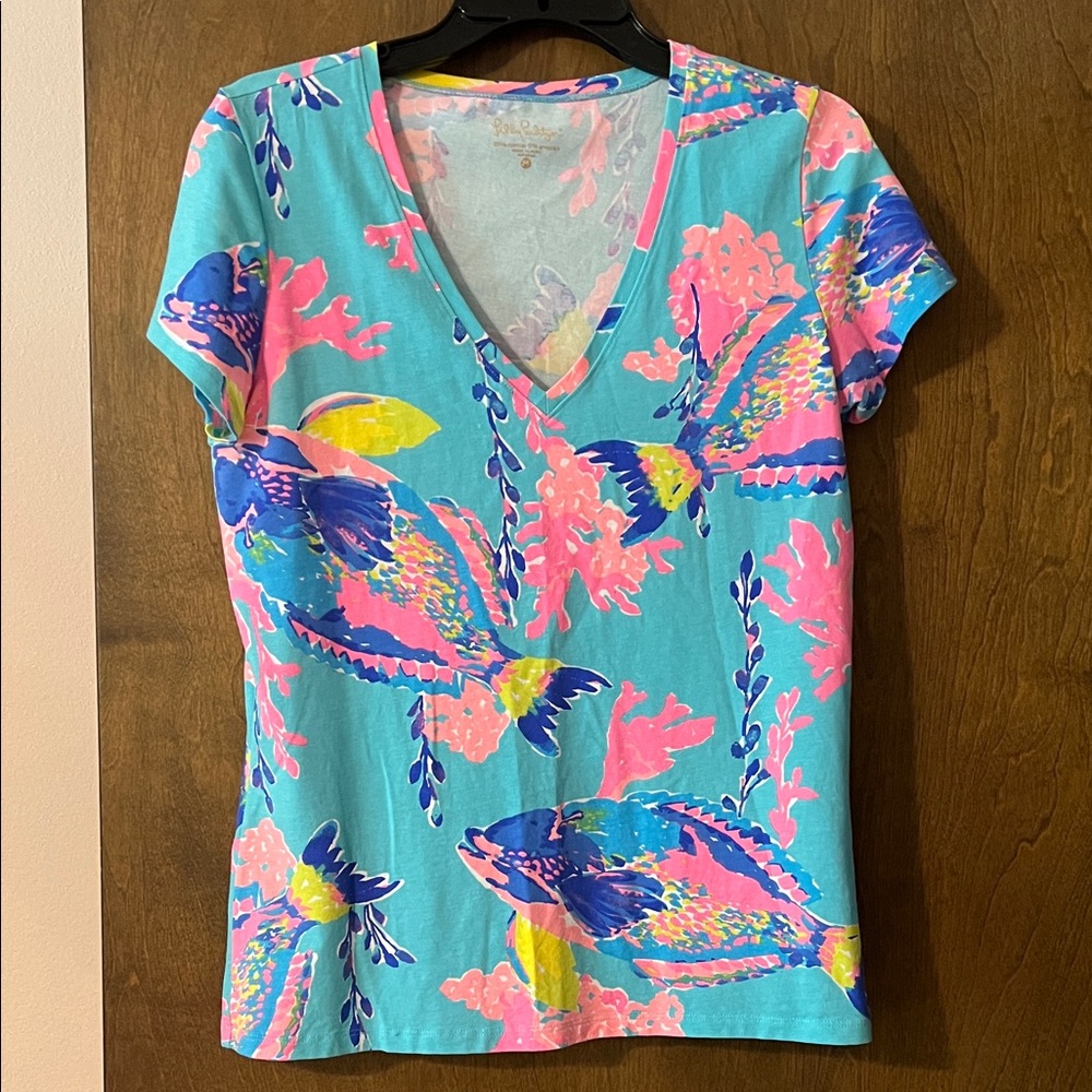 Lilly Pulitzer V-Neck Tee SZ M